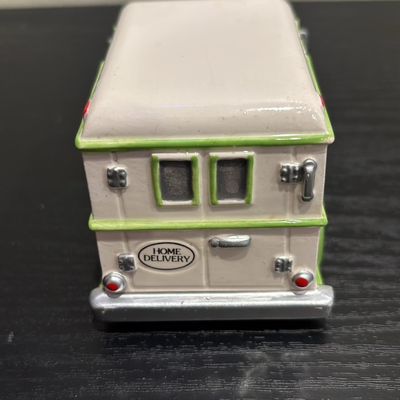 Department 56 Charming Village Milk Delivery Truck Figurine - Picture 4 of 5